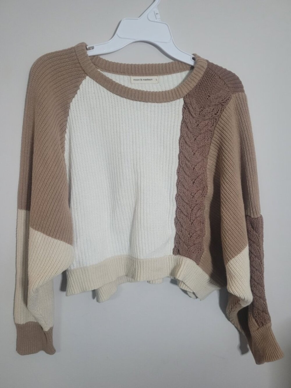 Moon & Madison Large Chunky Knit sweater